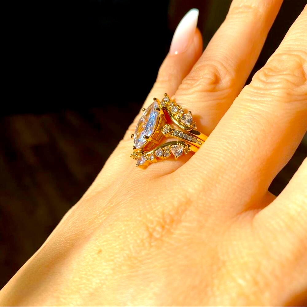 Gold ring - Picture 2 of 2